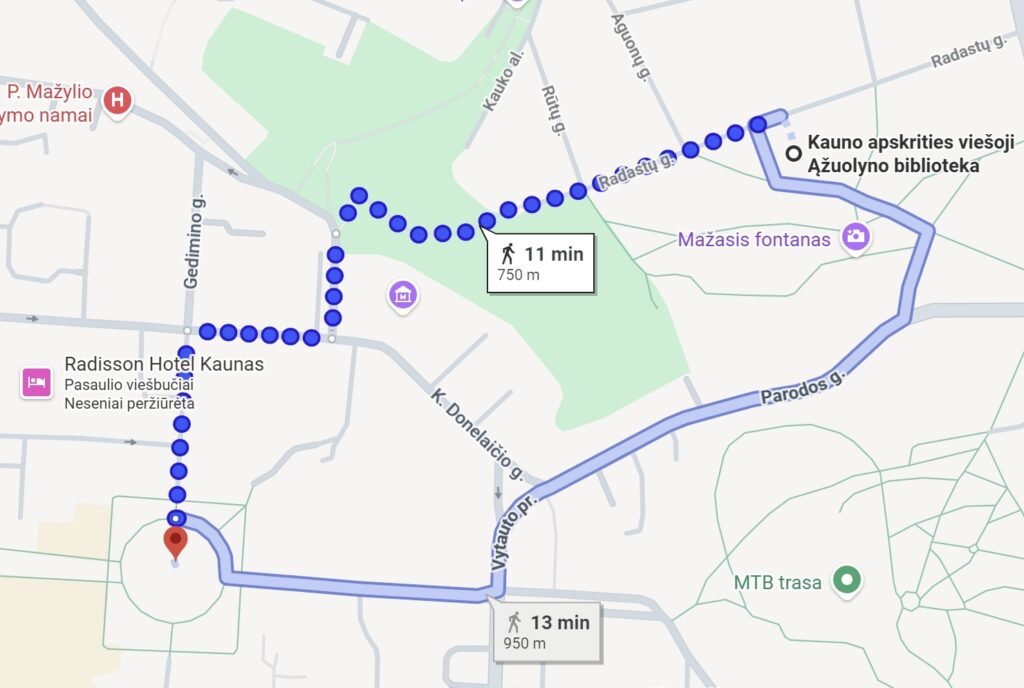 Ąžuolyno biblioteka Baznycia